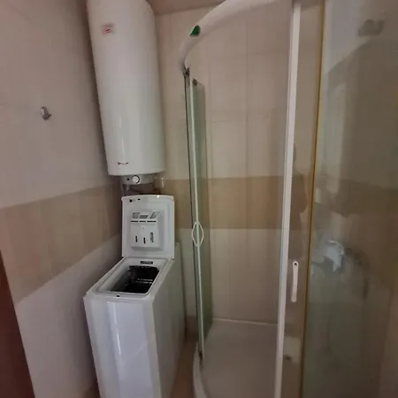 In A With 9 Pools Σάνι Μπιτς