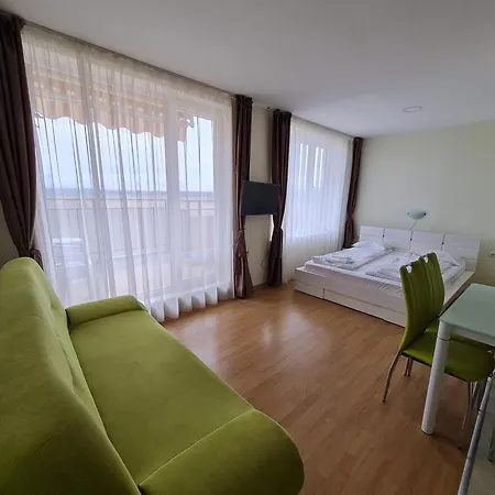 In A With 9 Pools Lägenhet