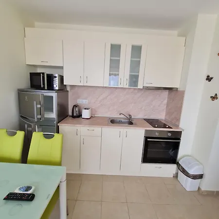 In A With 9 Pools דירה *